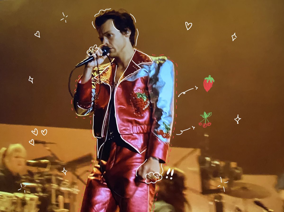 HSLTartist's tweet photo. harry styles outfit at #HARRYCHELLA #Coachella2022 https://t.co/q4jPzyGFrs