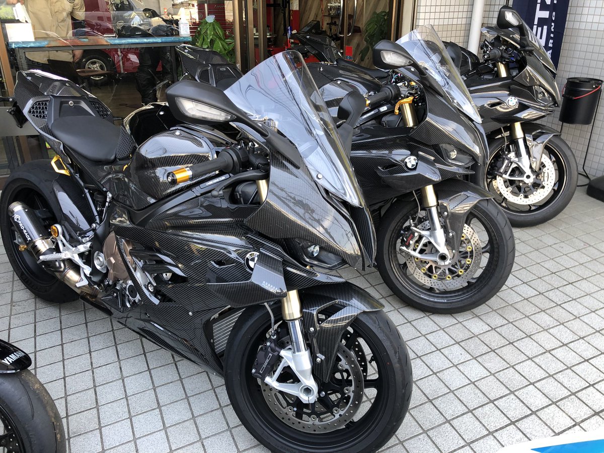 s1000rr_rideman's tweet photo. 後程詳しく紹介させて頂きますが、
ぬるライダー様にお会いしてきました。
メインのS1000RRとサブのS1000RRをお持ちで、両方ともカスタムが素晴らしかったです。
一旦東京から離れるとのことでしたので本日お会いできて光栄でした。
😆
#S1000RR
#M1000RR
#ILMBERGER
#fullsix https://t.co/z5Hnct0ydX