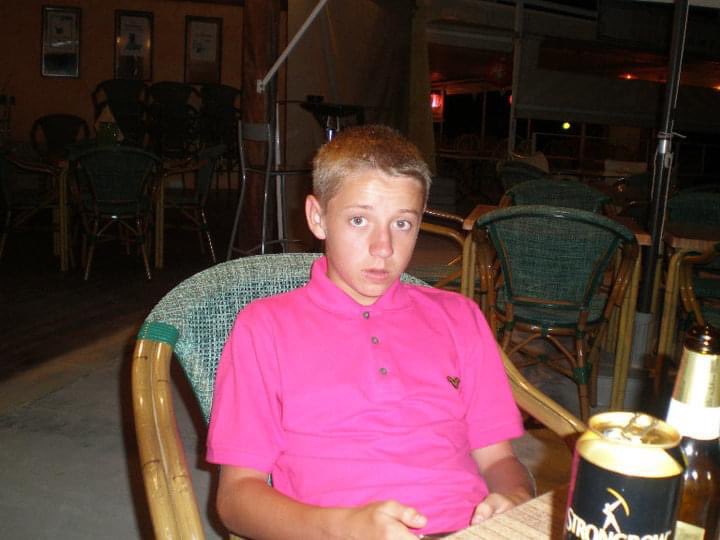 wdffc8's tweet image. Day 11 @BobbyBarker94 This little rascal is a great little player. His downfall is that he won’t play unless it’s sunny. One of the more eclectic dressers in the changing room, but a great lad to have around. #babyblues