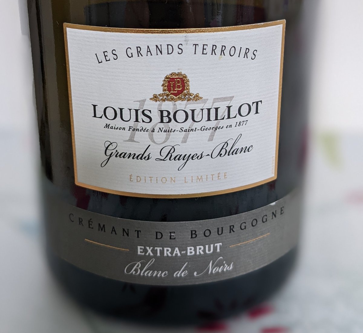 MDumont75's tweet photo. Souvenirs de #Paques, oubliés dans mon portable 🙂 Le crémant de Bourgogne @LouisBouillotOf était excellent en apéritif. Avec l'agneau du Poitou, ce Gigondas (Romane Machotte) de @PierreAmadieu convenait parfaitement ! https://t.co/RUwCOJk3Ei
