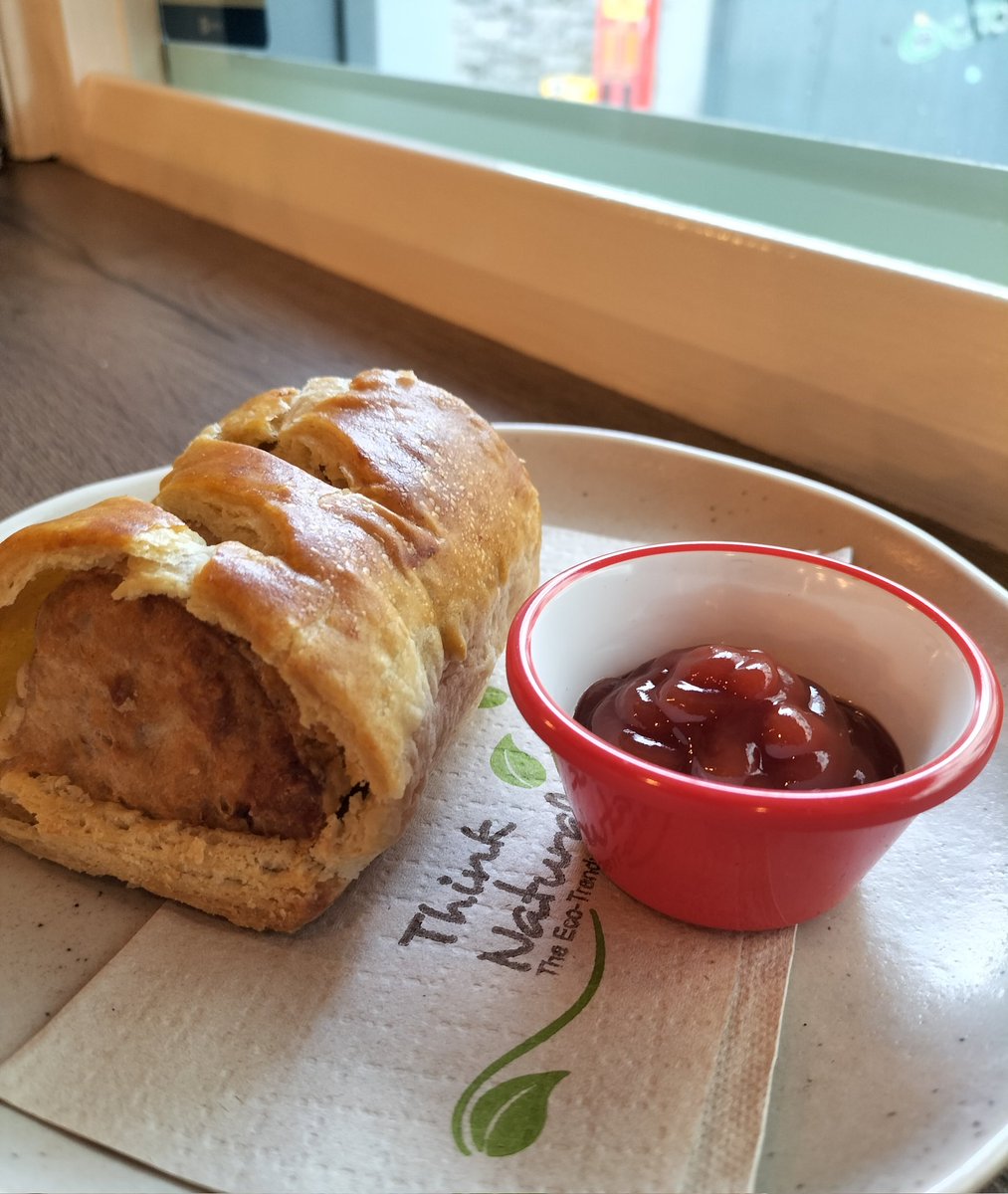 Sausage rolls are back 😋

Come check out out news sausage rolls from @sunstreetfoods 

Absolutely delicious 🤤

#food #foody #galwayfoody #treat #sausgerolls #delicious #yum #yumyum #yummy #tryone #coffee #cofdeeshop #coffeeaddict #tasty #treatsyourself #galway #galwaycity