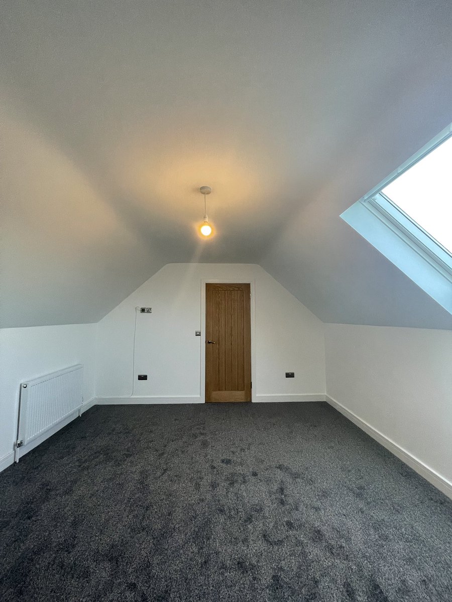colourcraftsw's tweet image. Haven’t posted for a while,
Here’s a loft cinema room we recently decorated for AFC Bournemouth captain Lloyd Kelly🔴⚫️⚽️ @FarrowandBall #colourcraftdecorators #bristol #afcbournemouth #decorating #football #farrowandball #railings31