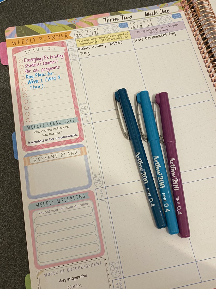 Lots of planning happening this week ready for Term 2 next week. I love ‘to do’ lists so it’s great that my diary has one for each week! These are my goals for the next 3 days before students return Wednesday 👩🏼‍🏫  #acuedu_p