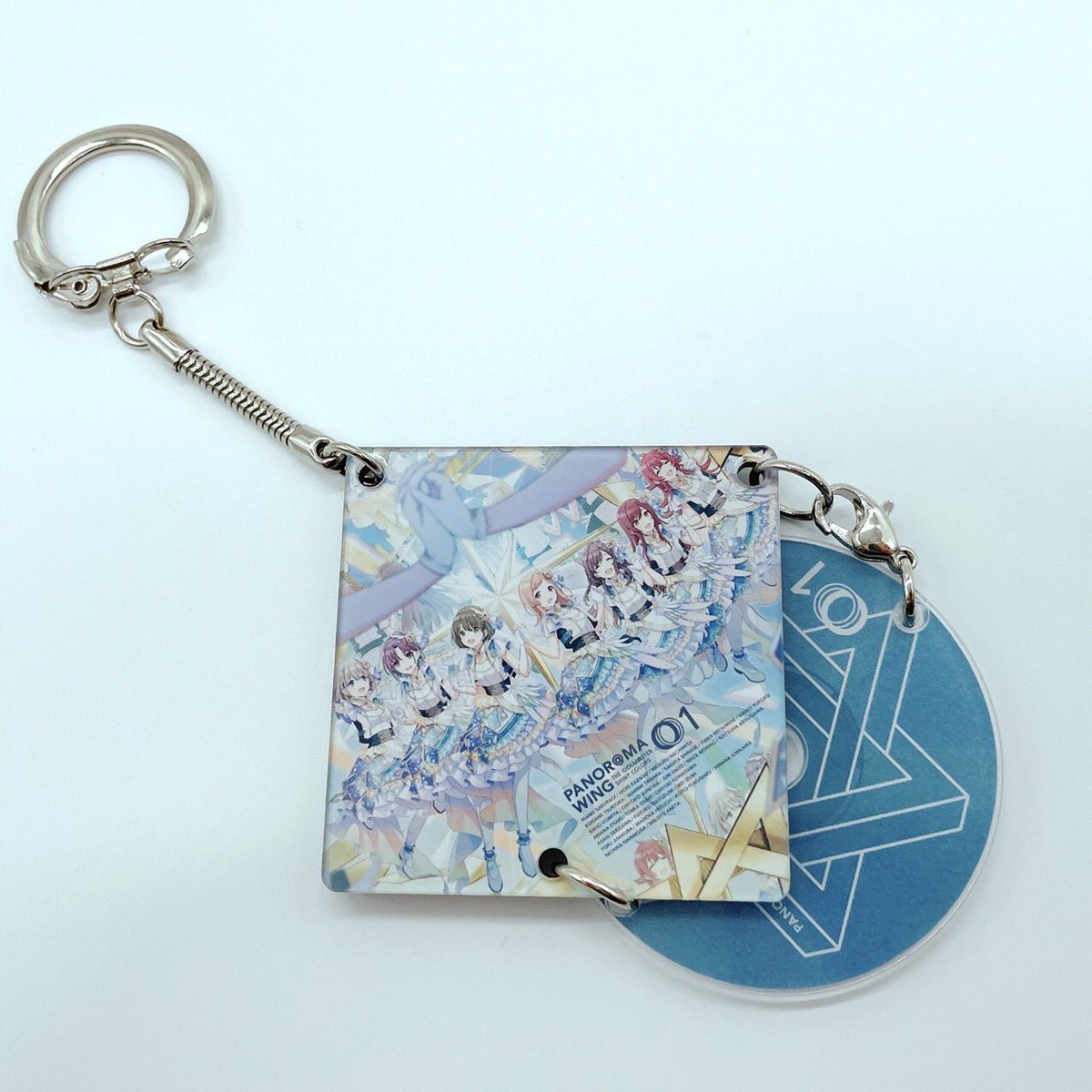 lantis_imasSC's tweet photo. 【THE IDOL M@STER SHINY COLORS PANOR@MA WING 01 グッズ紹介③✨】
PWシリーズも登場!
ジャケットキーホルダー💿
ぜひ集めてくださいね!
またこちらのグッズは
明日までの販売です!
4thLIVEと共にお見逃しなく!
▼ご購入はこちら▼
https://t.co/1dkzp7nPkI
#シャニマス #idolmaster #PW01 https://t.co/uGEoQJMP9J