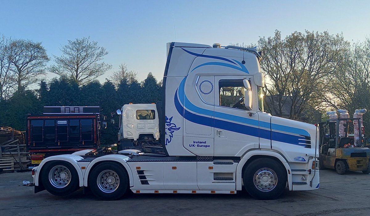 ServicesCpn's tweet photo. Harsh tipper only wetkit fitted to this Scania for MM Aquisitions. 
#harshltd #wetkits #Scania #v8 #tippingtrailer #cpnservices #mmaquisitions https://t.co/KZtAQB0VuL