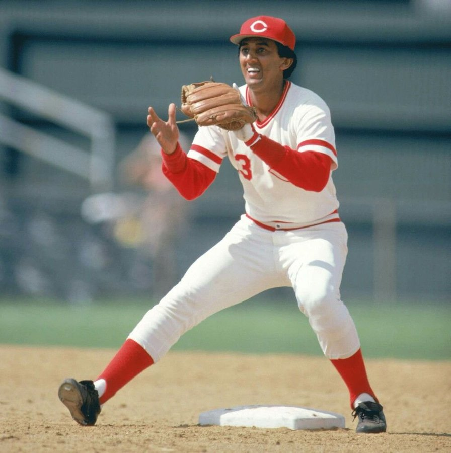 SABRbioproject's tweet photo. An Art Form! Who remembers Dave Concepción 🇻🇪 
@reds shortstop intentionally bouncing his throws off the turf at Riverfront Stadium in #Cincinnati? Btw, he was a 9X AS &amp; 5X GG winner w mad skillz; helped Reds to 2 WS titles. His @sabr bio https://t.co/NSvNwcX2Fw https://t.co/yNEBnlwodg