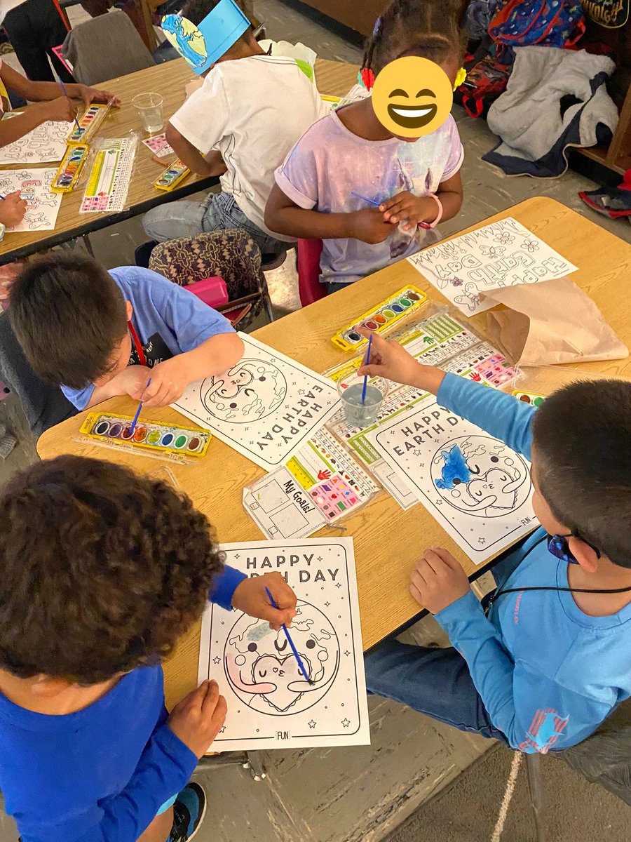 Tyler_Teaches's tweet photo. Earth Day 2022 - learning the importance of keeping pollution out of our waters! #freddiethefish #waterpollution #EarthDay2022 https://t.co/2iL8K3giMz