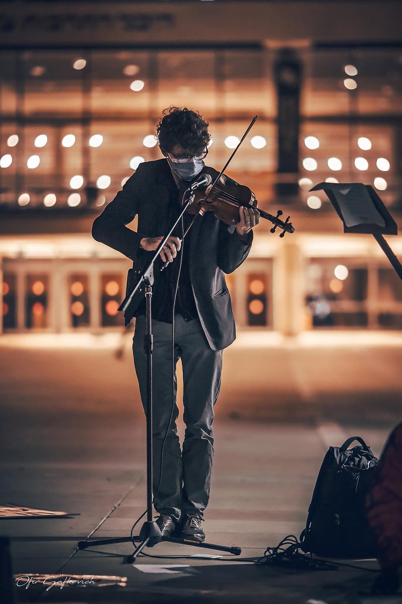 “Чамд юу ч байхгүй үеийн ТЭВЧЭЭР …
Чамд бүх юм байх үеийн АРАНШИН …
хоёроор чиний хэн болохыг тодорхойлж болно.”
🔖📚