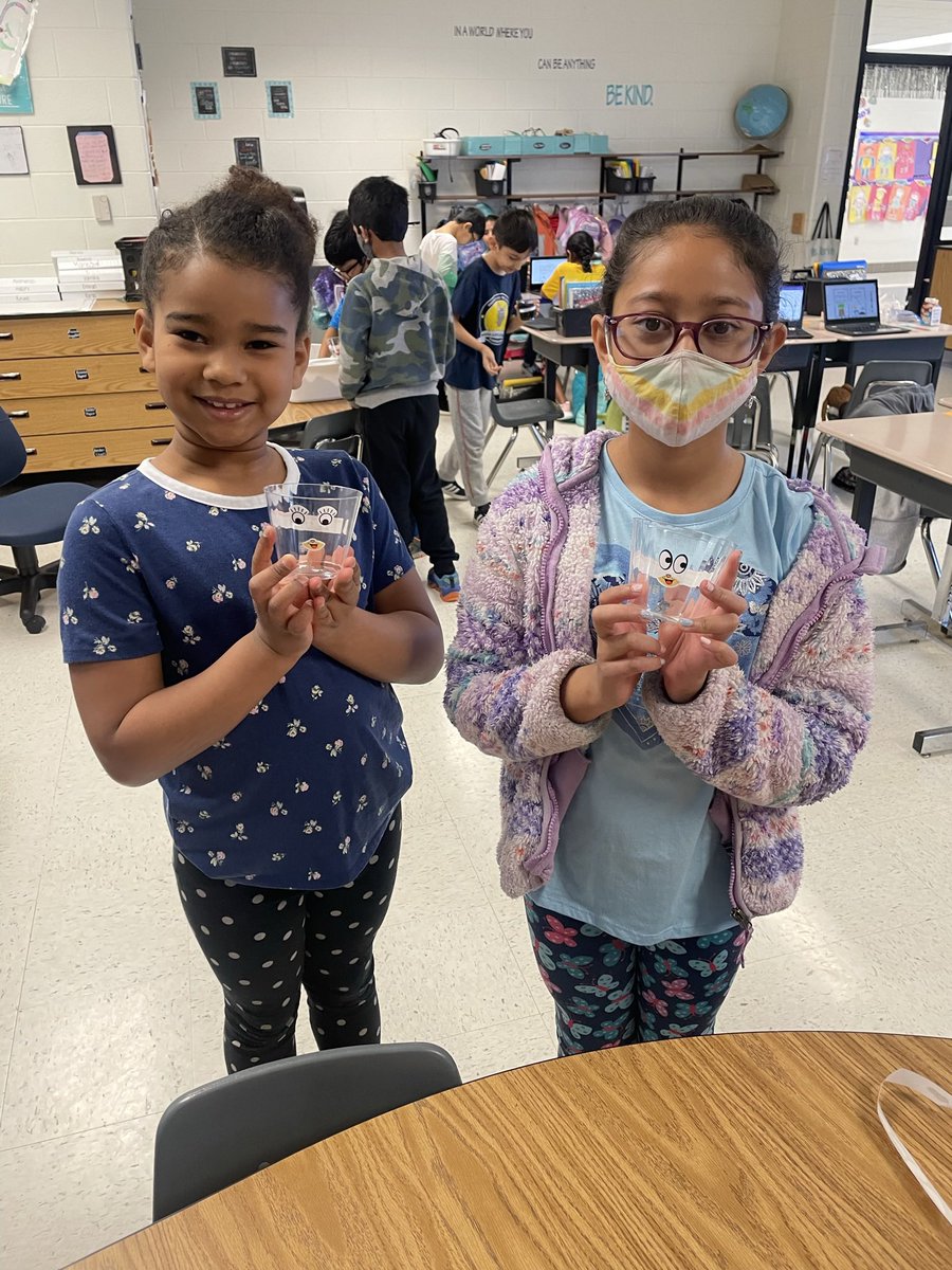 MsNarkevic's tweet photo. Starting our plant unit and celebrating earth day by planting some grass to track over the next few weeks! @RLCPrincipal https://t.co/6TUAQ1ZlgS