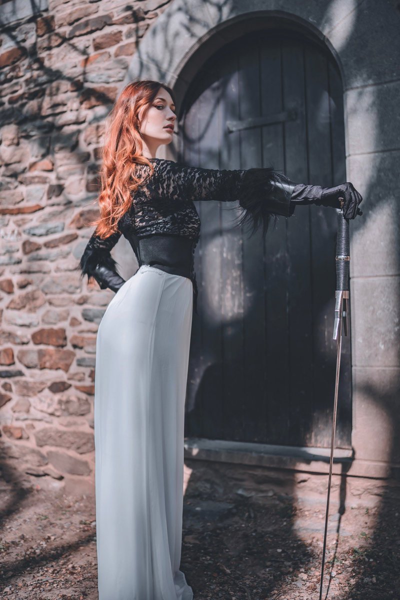 Triss of Vengerberg t’attend pour une nouvelle aventure à Skellige. 
twitch.tv/ludi0nline 💫
#thewitcher3 #twitchfr