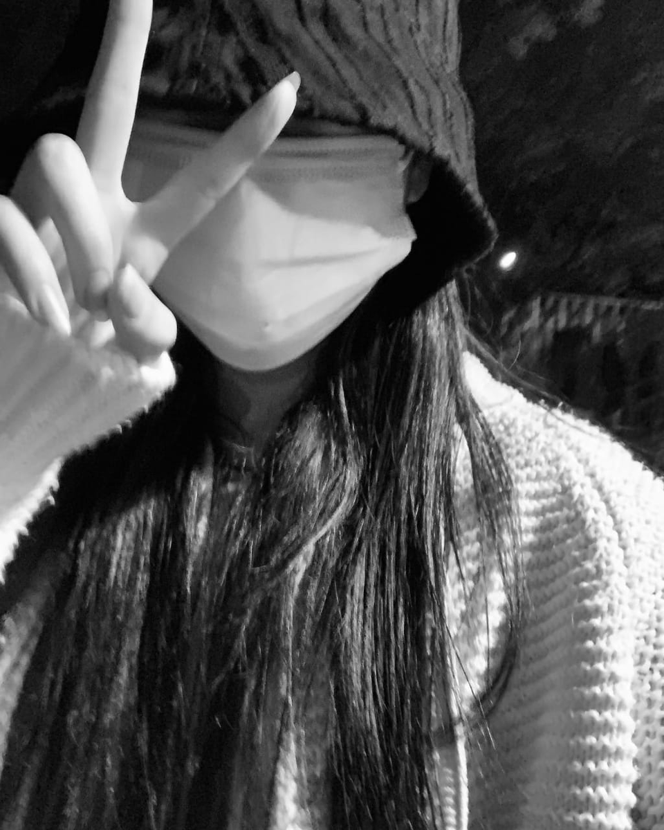 HotColombia's tweet photo. [IG] [22/04/22]
~ Actualización de Yewon en su cuenta personal de Instagram (yxw0n.__)

[#YEWON ] 🖤Love You🖤

°
°
°
°

#예원 #Yewon #슈어 #SURE #핫이슈 #HOT_ISSUE #이슈있슈 #ISSUE_IS_YOU https://t.co/uC8lS6ToU7