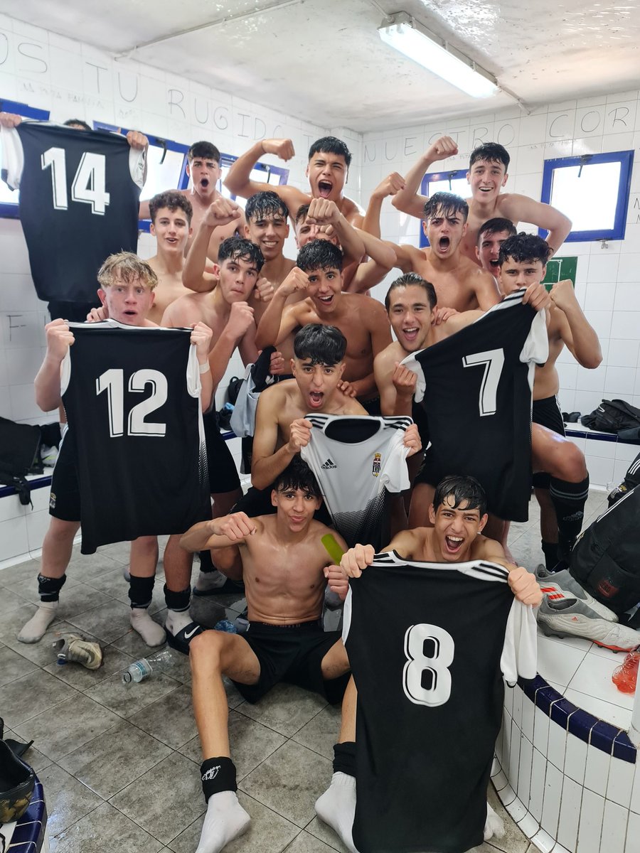 erkykes's tweet photo. Campeones de ligaaa 💪💪💪 @FCCartagena_efs Cadete Aut. 2021-2022 todo esfuerzo tubo su resultado , https://t.co/DnUzpUKLA5