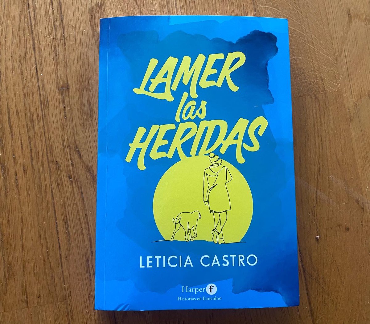 asociacion_anaa's tweet photo. Gracias @leticiacastro por Lamer las Heridas, ese donativo tan maravillososi y esa dedicaroria tan bonita y Feliz día de Sant Jordi a tod@s 🌹📓
# adoptanocompres # anaa # salvadosvidas #santjordi #librosyanimales #lamerlasheridas 

https://t.co/k8rqmEcE1u https://t.co/qZXIGCMVOB