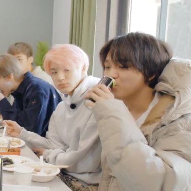 ทำไมเทอไม่จุ๊บจิงล่ะ //เบะ