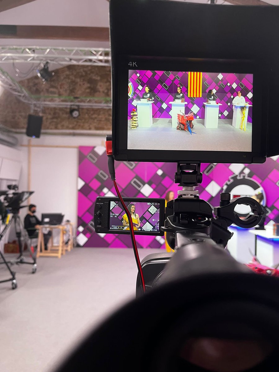 setsegons's tweet photo. SET SEGONS especial Sant Jordi! 🌹

El vols veure? 👉🏼 Entra al Youtube de Canal SET https://t.co/6ieQHbkWwx

Programa especial pels 4 anys d’SlowRead! 🥳 https://t.co/v7GztBj8mk