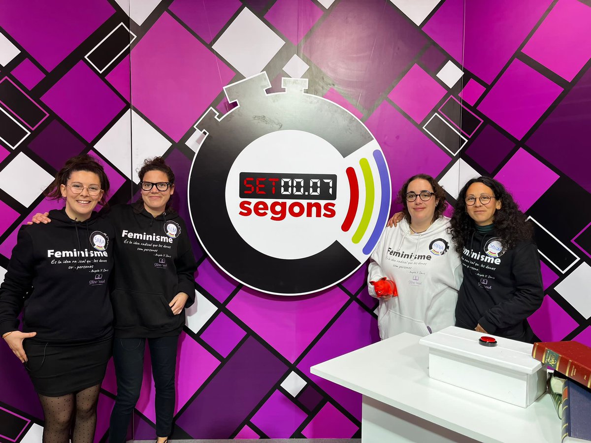 setsegons's tweet photo. SET SEGONS especial Sant Jordi! 🌹

El vols veure? 👉🏼 Entra al Youtube de Canal SET https://t.co/6ieQHbkWwx

Programa especial pels 4 anys d’SlowRead! 🥳 https://t.co/v7GztBj8mk
