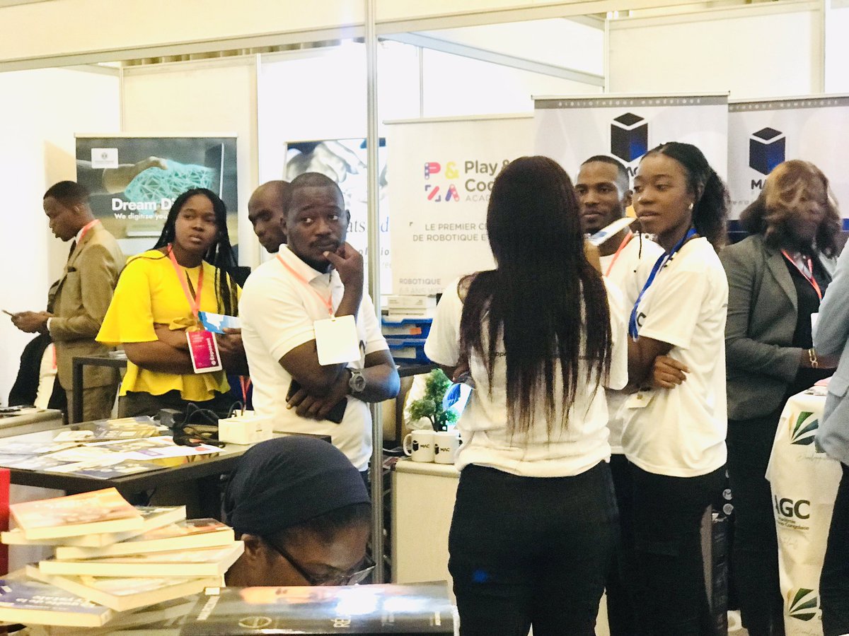 africadiginews's tweet photo. 🔴 #SEF2022 | les 2 jours en klk images . Nous aurons le plaisir de tout vous résumer dans une édition spéciale de *TECH HEBDO MAG* by #CongoDigital.

Plus aucun doute, le #Sef2022 devient incontournable en AC

#ChezMoiAuCongo #technologie #numerique https://t.co/scRnuzAggz