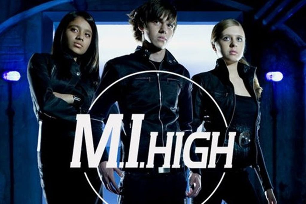 WhovianLife's tweet photo. Is it just me who wanted to be a part of M.I. HIGH as a kid? 😅👀 #MiHigh https://t.co/AzOp1x9FfT