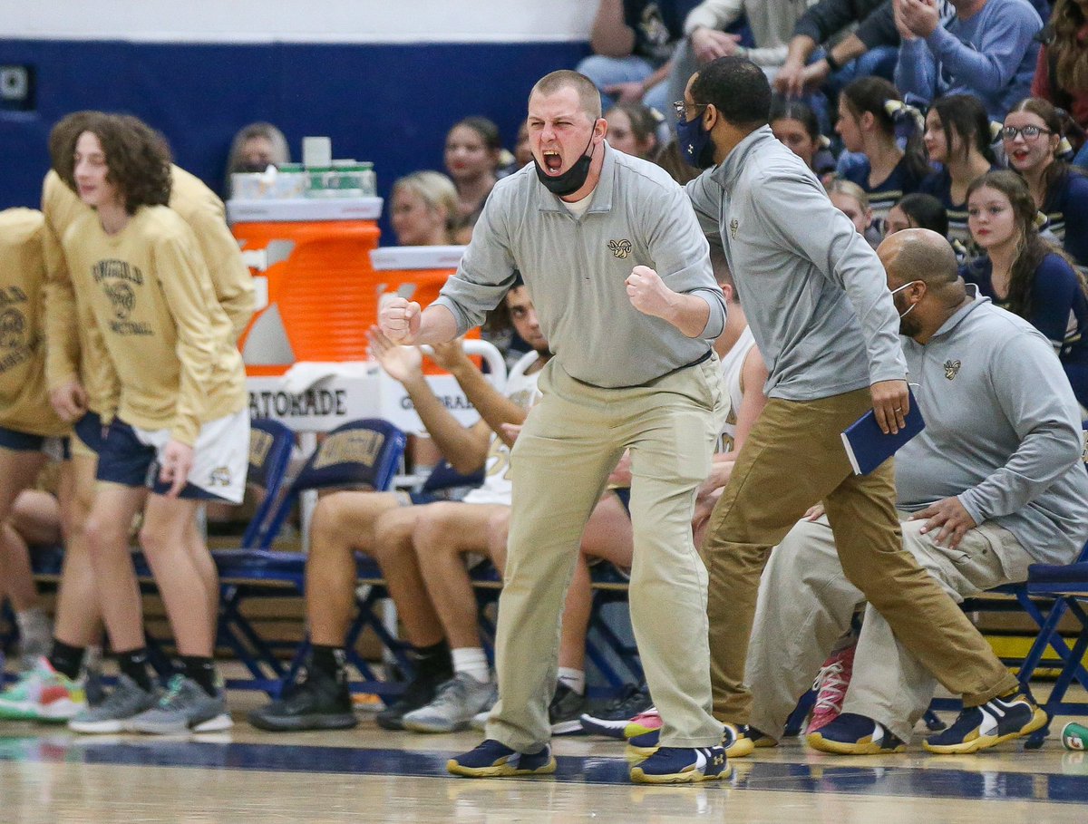RinggoldHoops's tweet photo. Happy Birthday, Coach @mjrowl13 🎉🎂 https://t.co/u35ej5GDrW