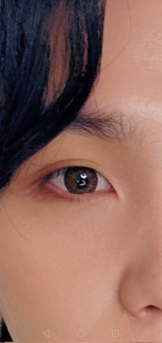 ESeayoen's tweet photo. Is it me or is it suga's eyes have a armybomb in it?? 😍❤️👀💃❤️🤩 https://t.co/AjhynTHkJd