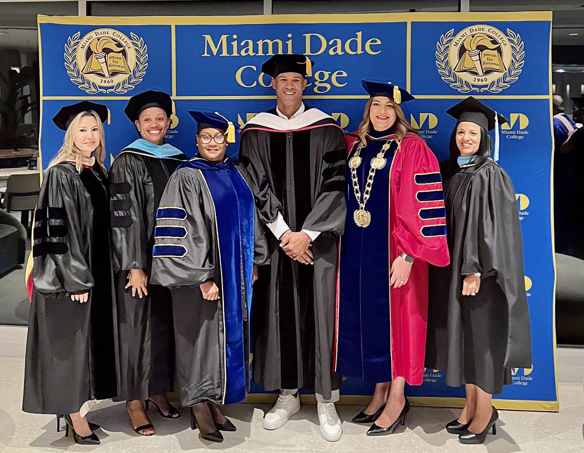 Today we begin our first #MDCGrad Commencement 2022 ceremony with <a href="/JasonTaylor/">Jason Taylor</a> and the <a href="/MDCollege/">Miami Dade College</a> Board of Trustees. 🎓 

#MDCTogether