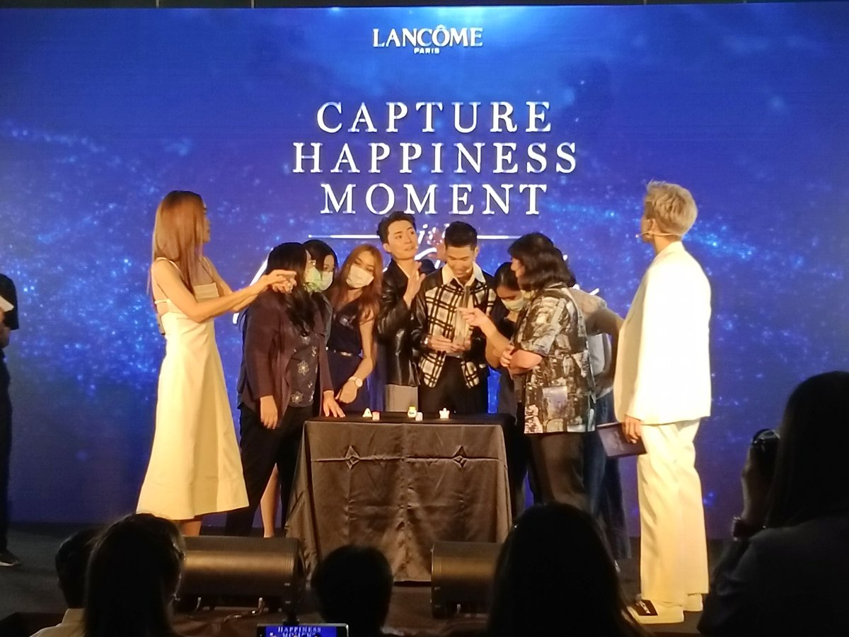 nhumgt's tweet photo. #LancomeKritSingtoMoment https://t.co/wbViibb6SI