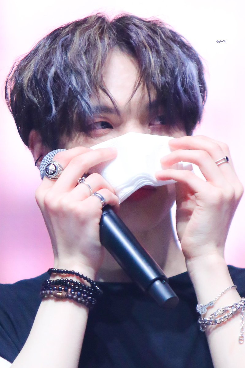 dodori_98_'s tweet photo. 220417 <REBEL> in Seoul

고나.....🥺
#CIX #BX #병곤 https://t.co/6yWzvlbfd7