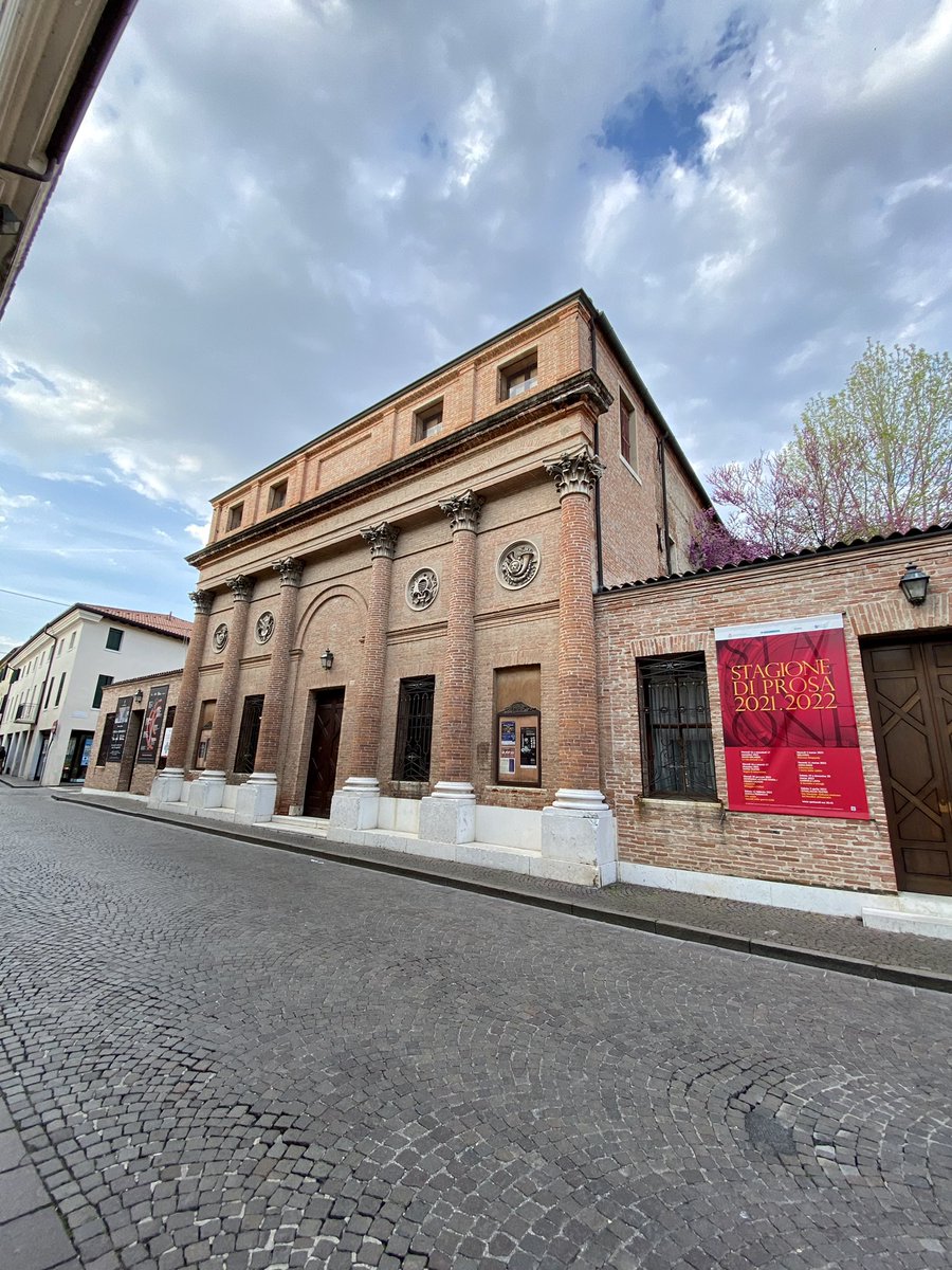 📌 Sei mai stato a #CastelfrancoVeneto?
Ecco cosa visitare:
▪️ Teatro Accademico
▪️ Duomo con la Pala del Giorgione
▪️ Casa Museo Giorgione
▪️ Torre Civica
▪️ Parco Villa Bolasco.

Articolo completo 👉🏻 aroundandabouttreviso.com/castelfranco-v… 
#veneto #treviso #weekend