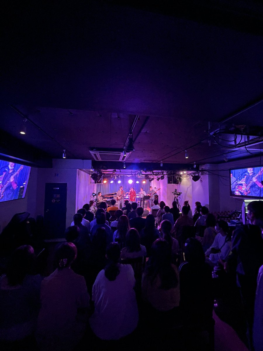 sounds_circle's tweet photo. イッキ見！見に来て下さった方もオンラインで見てくれ方もありがとうございました🙌🙌
まだまだ新歓グループ招待していますので、どしどしDMお待ちしております🙇‍♂️

イッキ見を見れなかった方は以下のリンクの2時間26分頃からSoundSの演奏見れるので、よろしくお願いします‼️

https://t.co/yXdWbO5h0k https://t.co/L5UUvM8djX