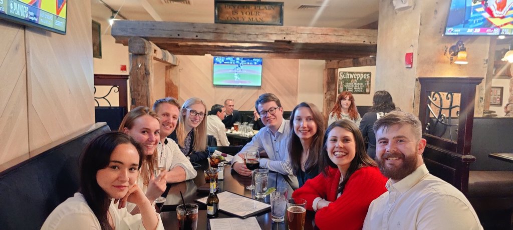 GostageJw's tweet photo. A few drinks in an Irish bar to end a great conference 🇮🇪🍻 #ICFSR https://t.co/l9RbKd1FzR