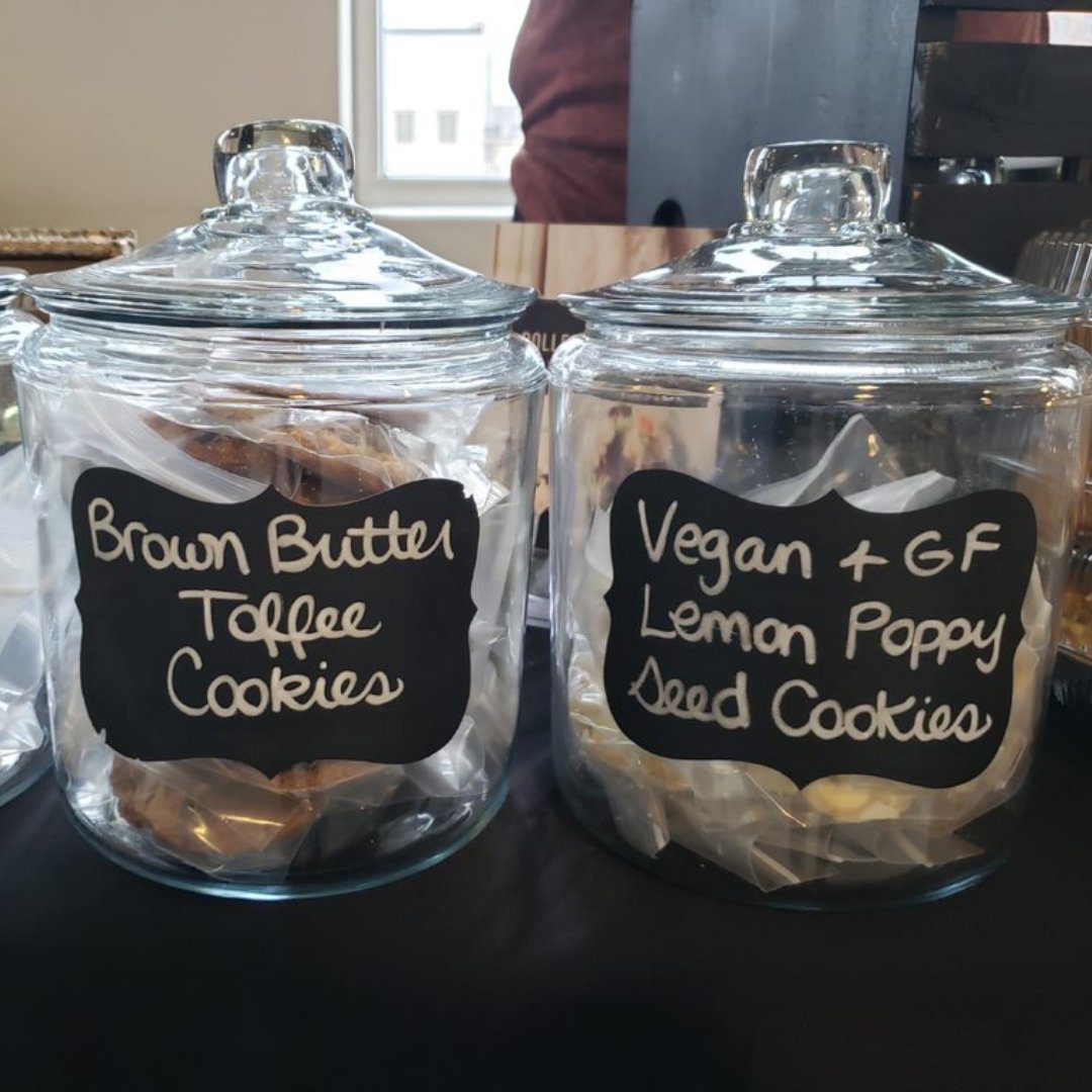 DBFarmersMarket's tweet photo. Do you have dietary restrictions or food allergies? 

You can still find so many treats at are market as several of our vendors cater to gluten free, vegan, or other sensitivities! 😋 https://t.co/sMmqFc2UfF
