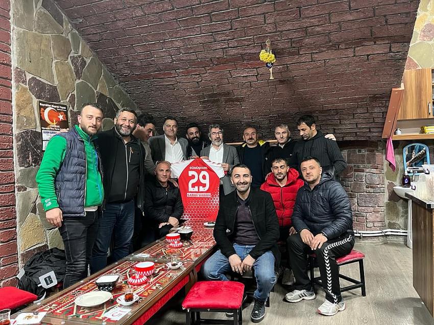 gztgumuskoza29's tweet photo. “Kupayı Varan’a Hediye Edeceğiz”
#Gümüşhane #VeteranlarFutbol takımı #Antalya’da yapılacak olan Türkiye şampiyonasına hazırlanıyor. Bu yıl 6.sı düzenlenecek olan #Türkiye #Masterler ve Veteranlar Futbol Ligi (TMVFL)
https://t.co/rl67YEtAIa https://t.co/z0BWNumyFO