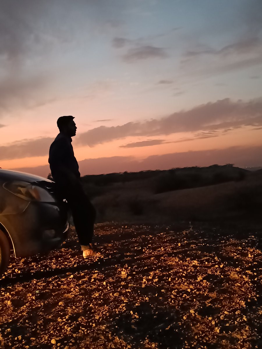 amitkumar997483's tweet photo. The best thing about one plus is the photography. It's camera clicked pics defines everything. Capturing the details.
#OnePlus10R
#kutch
#EveningDrive https://t.co/KZWnlyqH6E