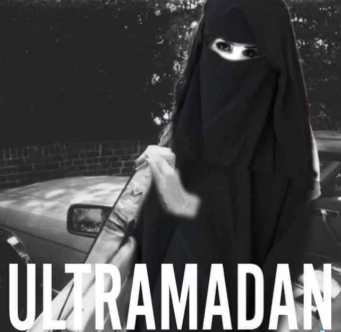 melindamme's tweet photo. Happy Ramadan to all Lana Del Rey stans! https://t.co/Z7T9EaZYLC