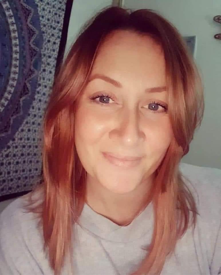 *MISSING* 

KATIE KENYON from #PADIHAM was last seen 10am Friday 22nd April 2020.
Katie is wearing:
•Leggings 
•Flip Flops
•White top 
•Blue shirt 

Any information to 101 or immediate sightings 999.

*Completely out of character*