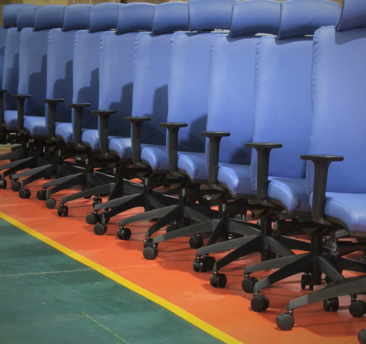 SummitAtHome's tweet photo. Our £50 Adjustable armrests are imperative to good posture and sitting position when seated for hours at a time.  Hence, we're giving them away. Simply add them to your order and use ARM50 at checkout. You're welcome. 
https://t.co/Wpo5AcVMQe
#SpringOffers #ArmRests #OfficeChair https://t.co/9c42IEySup