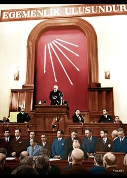 Kurtuluş savaşı sonrası bağımsız bir ulus ve ülke olduğumuzun kanıtı ‘ Hakimiyet bilâ kayd-u şart Milletindir. ’ ilkesiyle, bu bilince sahip yeni nesillerin yetiştirilmesinin ülküsü ve bayramıdır bu. Atamıza sonsuz minnetle; övünün büyükler, sevinin küçükler 23 Nisan kutlu olsun.