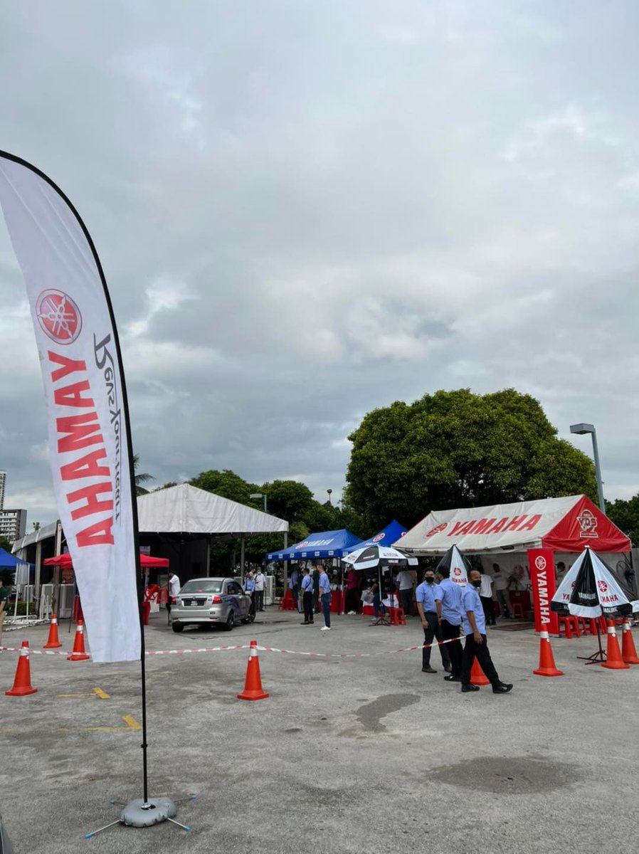ChongMotorClub's tweet photo. Kempen Keselamatan Jalan Raya Balik Kampung Yamaha Ke-24

#yamaha #yamahamotor #yamahamalaysia #yamahamotormalaysia #petronas #yamalube #yamahagenuineparts #stesenpetronas #sungaibesi #rayakempen #balikkampung #ysuku #service #hongleongyamaha #event #lcv8 #lcfi #cubprix #petronas https://t.co/RPqtMaY8Ei