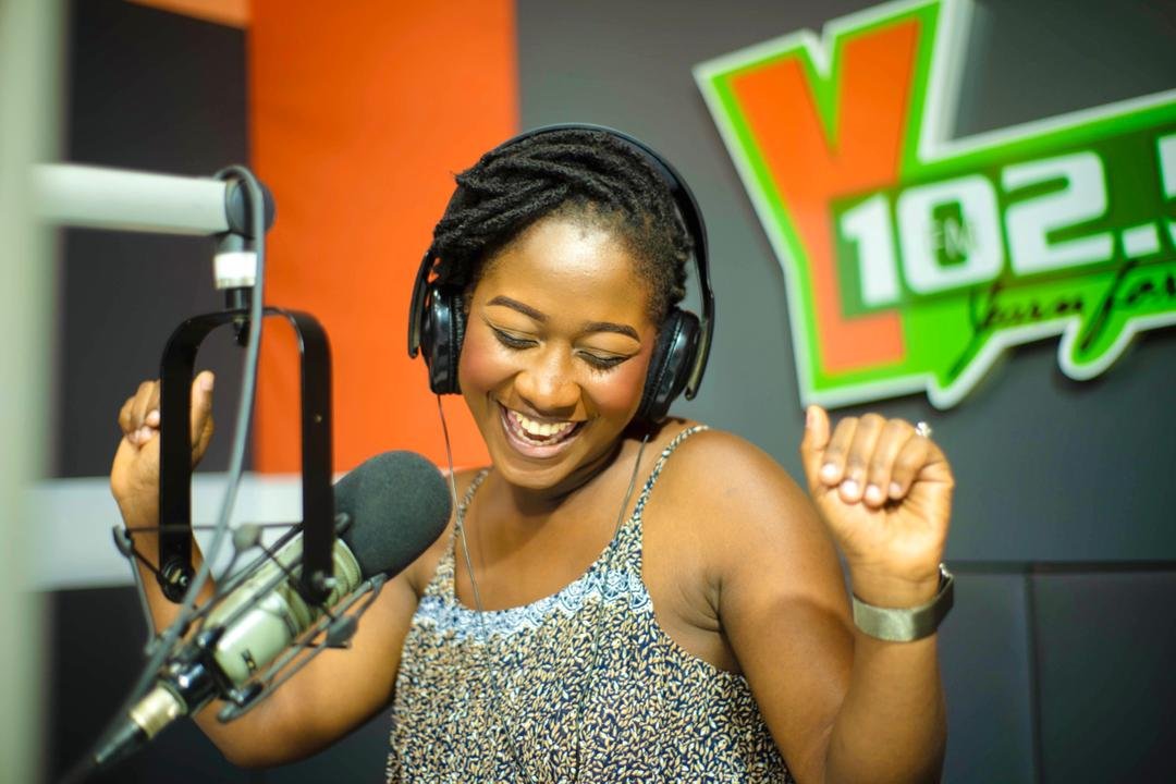 You are the President's birthday party DJ . What two songs are you dropping to get him on the dancefloor at all cost?

Drop em songs for @ms_abenakay to play for you now on #PickNPlayOnY 

Leeezzzzzz go