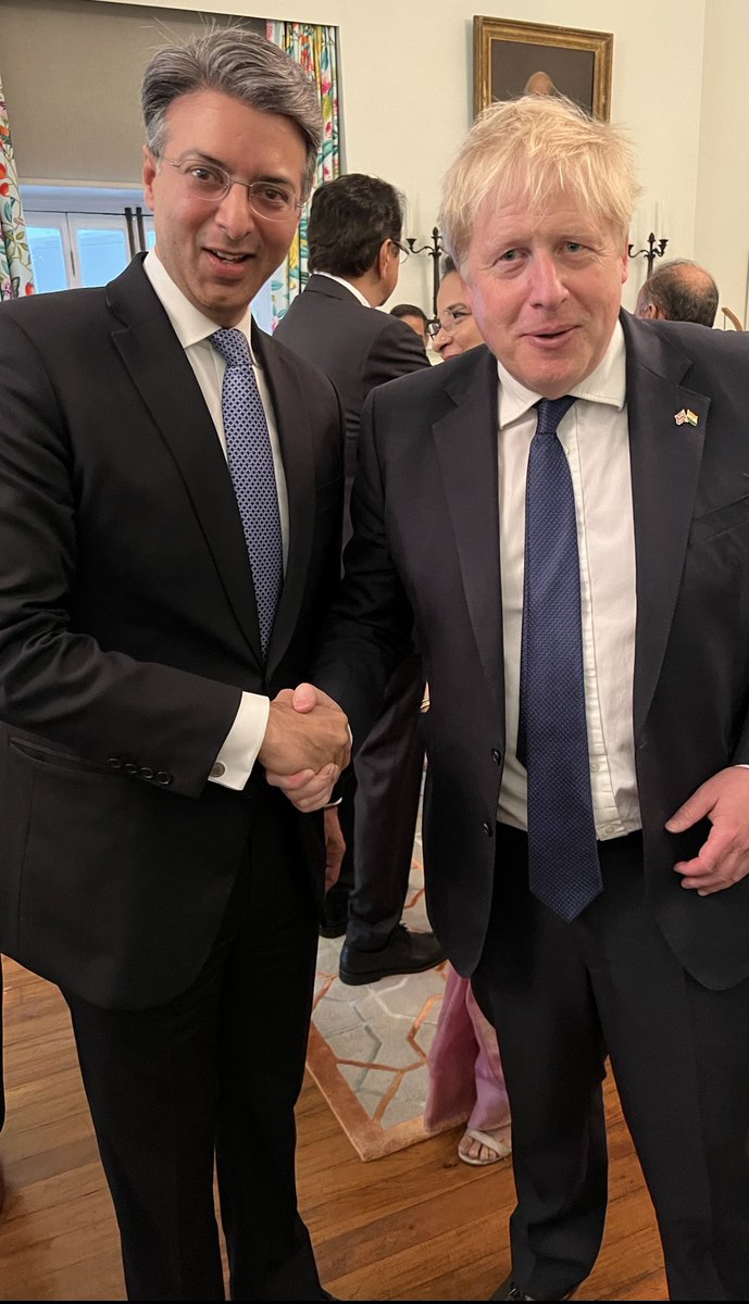 Was great to meet PM @BorisJohnson again and update on @AmityLondon and our partnership with @harrowschool