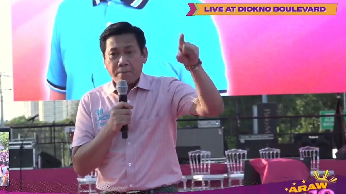 JuKyulate's tweet photo. INSTEAD OF CAMPAIGNING FOR HIMSELF FOR 5 MINUTES SIR ALEX LACSON CHOOSE TO SPIT FACTS AND CAMPAIGN FOR A BETTER PHILIPPINES WITH A PRESIDENT LIKE VP LENI.

"MAYOR ISKO MANIGAS KA"
- Alex Lacson, 2022
#ArawNa10Ito 
#HBDPresidentLeni 
#PasayIsPink https://t.co/8ddcfLPYll