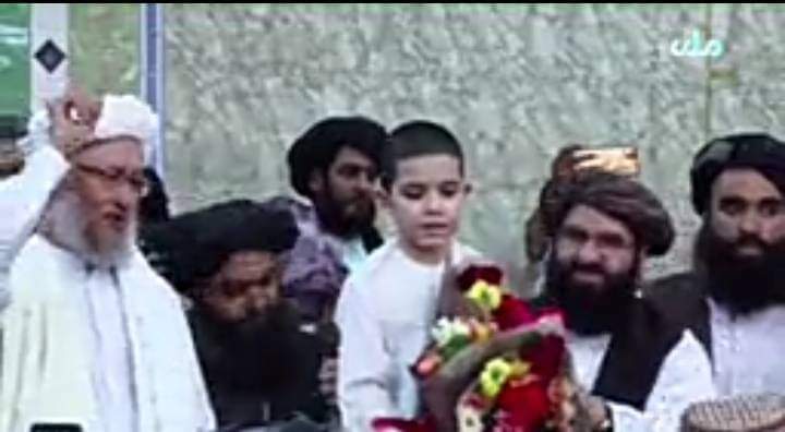 ahsan_shfa's tweet photo. بلخ کې د عبدالرؤف په نامه ۱نیم کال مخته اختطاف شوی ماشوم پیدا او کورنۍ ته وسپارل شو👇 https://t.co/dH2H0F2abn