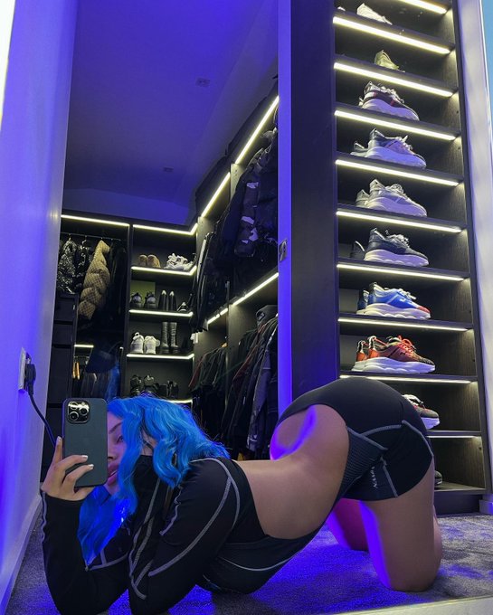 Watch Gina Savage's leaked NSFW photo on TwXstars