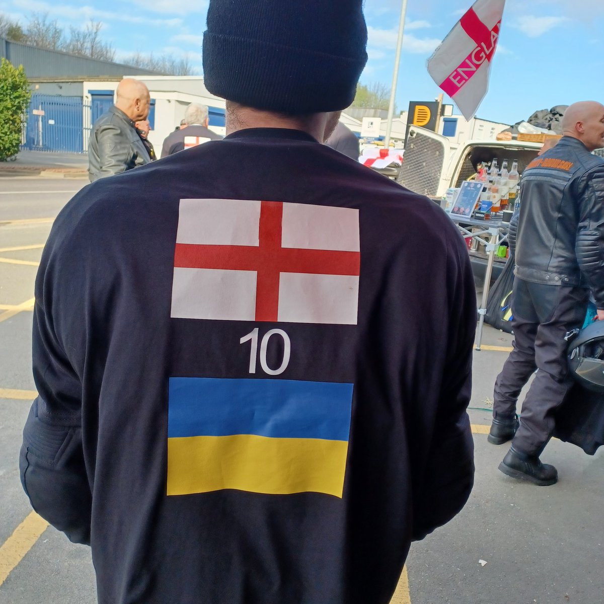 grimm_mrs's tweet photo. go @dealdirectblind bike ride raising money for ukraine 👏 https://t.co/10P6SEZy7N