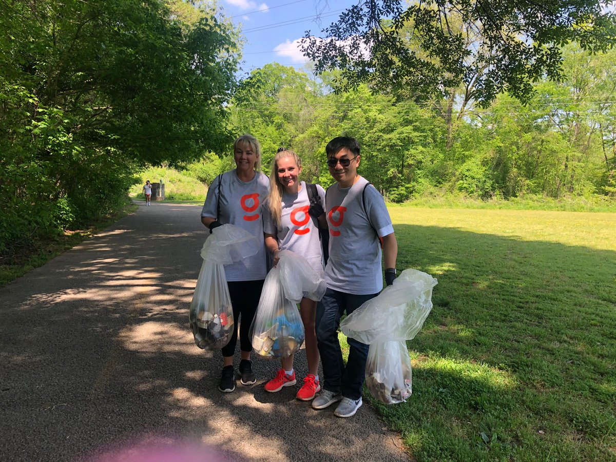 GoGreyOrange's tweet photo. This #WorldEarthDay, we pledge to #InvestInOurPlanet by taking environmentally conscious steps. Here's a quick glimpse of our #SOLVERS at ground zero- cleaning up the trails from across the globe, to act for the globe. #LifeAtGO https://t.co/gbWBCrNrxR