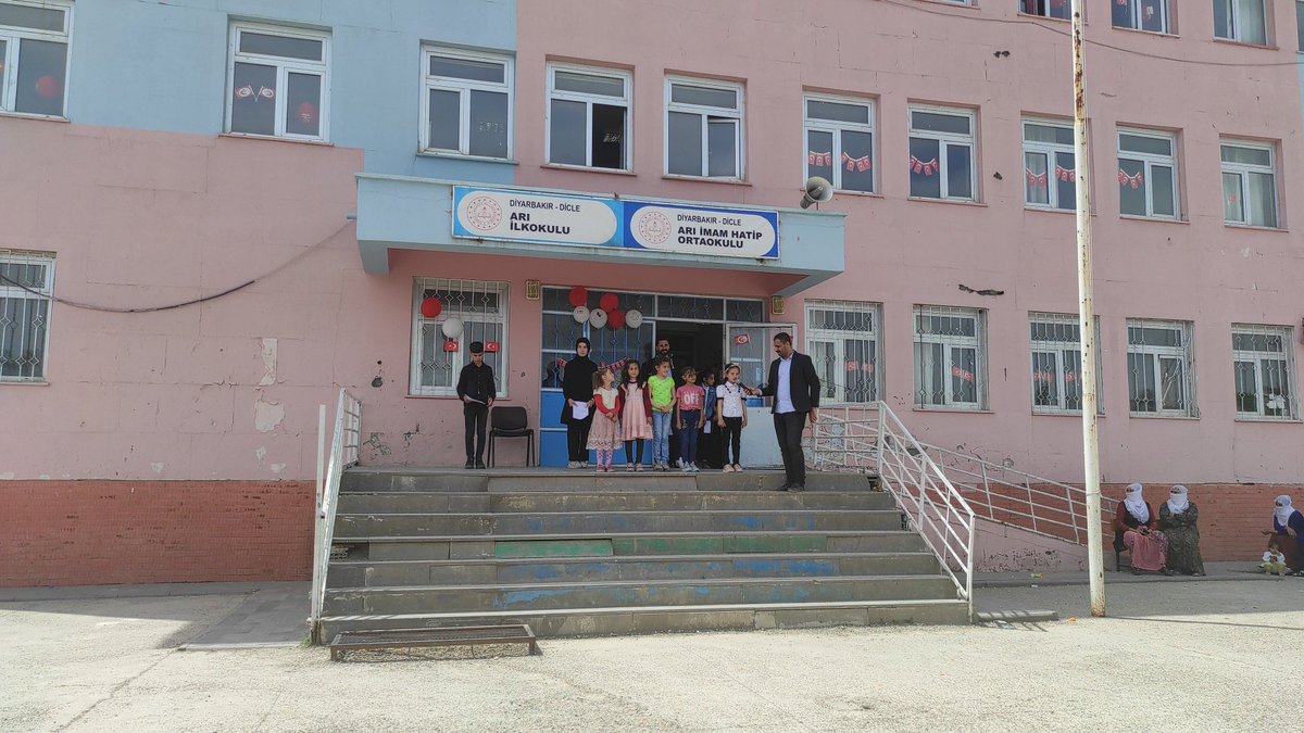 Okulumuzda 23 Nisan Ulusal Egemenlik ve Çocuk Bayramımızı tüm coşkusuyla kutladık. Yaşasın 23 Nisan 🇹🇷
<a href="/diclemem21/">Dicle İlçe Milli Eğitim Müdürlüğü</a> <a href="/Diyarbakirmem/">Diyarbakır İl Millî Eğitim Müdürlüğü</a>