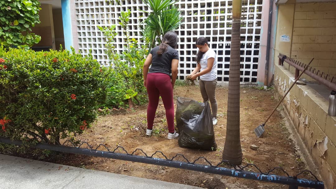 uptpc_oficial's tweet photo. Estudiante del PNF en Turismo sumando a la universidad. https://t.co/8tMxiay69r