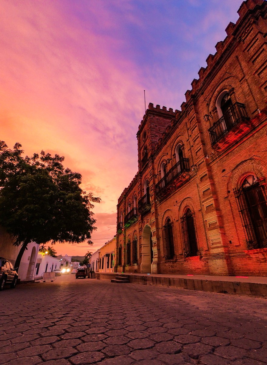 MiradasViajeras's tweet photo. 📻#MVRadioT7x28 #CURIOSOTECA
Porque para viajar, igual que en otros aspectos de la vida, la #curiosidad es fundamental. @DiegoRuizRV y @FerValmaseda nos llevan a conocer #México. Concretamente #Sonora.
👇 #Radio @CAPITALRADIOB
https://t.co/laaal710Pn https://t.co/QvicXwsS7K