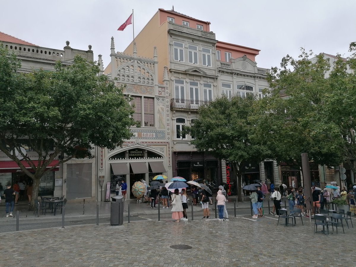 skymanuelima's tweet photo. Cidade de espírito cosmopolita, o Porto tem sido reconhecida internacionalmente como um destino a descobrir e é uma escolha preferencial para muitos turistas, viajantes e amantes da boa gastronomia. #Porto #VisitPorto #visitPortugal #CidadeInvicta #travelphotography #viagens https://t.co/o2QkBZqYTa
