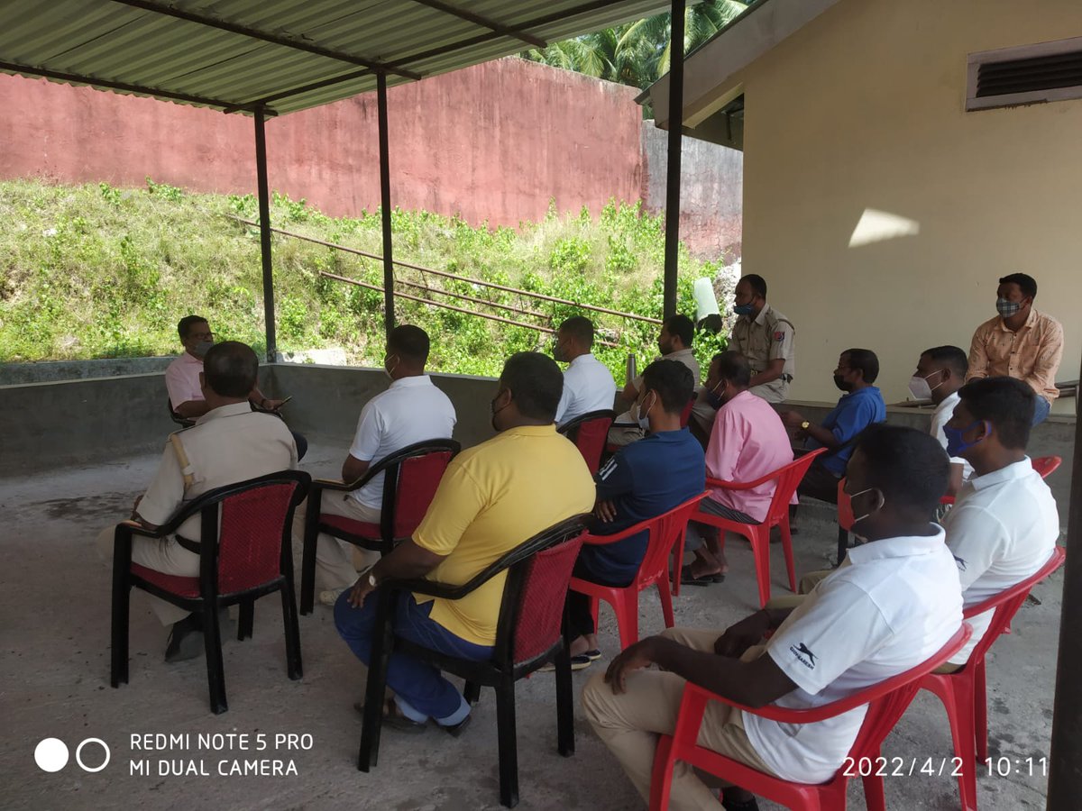 district_prison's tweet photo. An awareness and training sessions for creating, handling social media account of this department has been conducted in-front of Prison Main Gate on 02-04-2022 by the Jailor (i/c). The main focus is to show-case the initiative. (1/2) https://t.co/1quWxBt4YQ